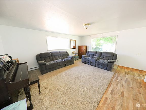 4th image of 247 NW D Street