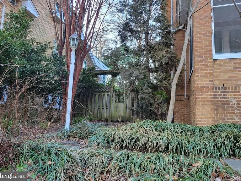 1418 44th St NW #B — Photo 14