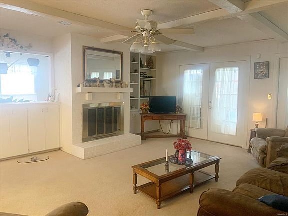 3rd image of 2780 Old Orchard Ln