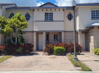 971 Lucaya Dr, Riviera Beach, FL 33404