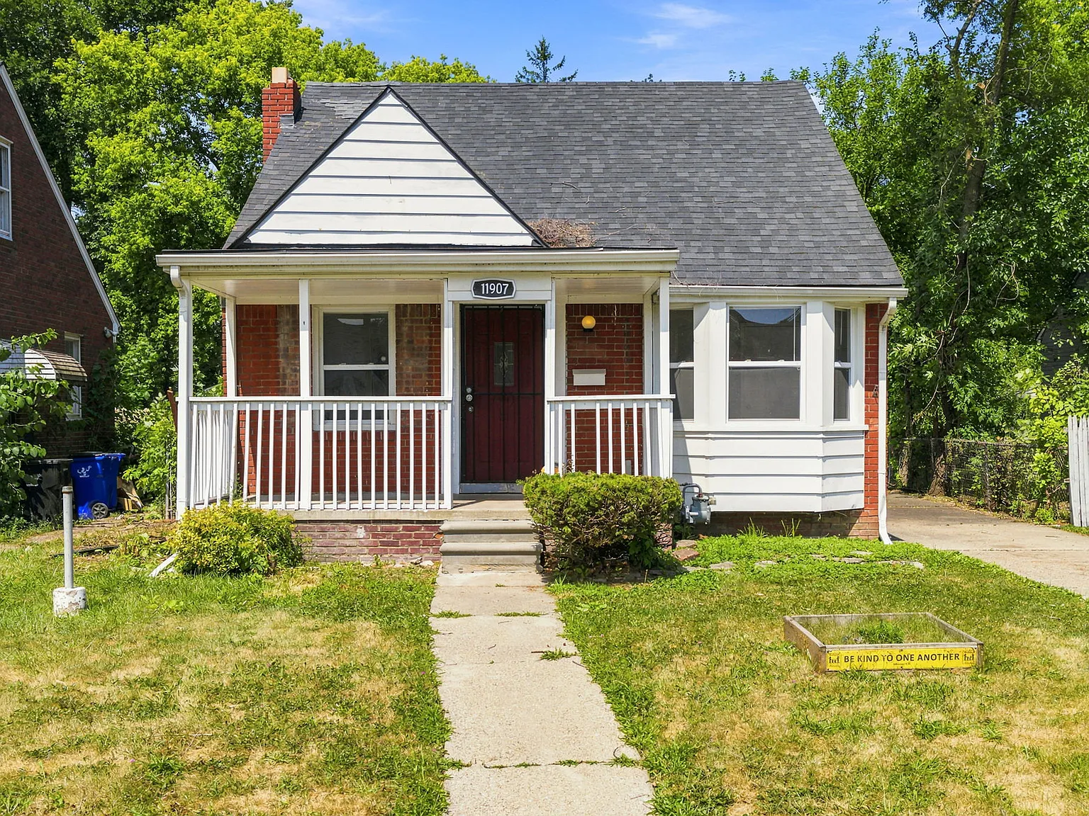3 bed, 910 sqft, $1,500 — Photo 2
