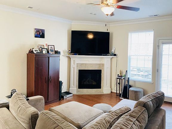 3rd image of 5525 Sadie Ln