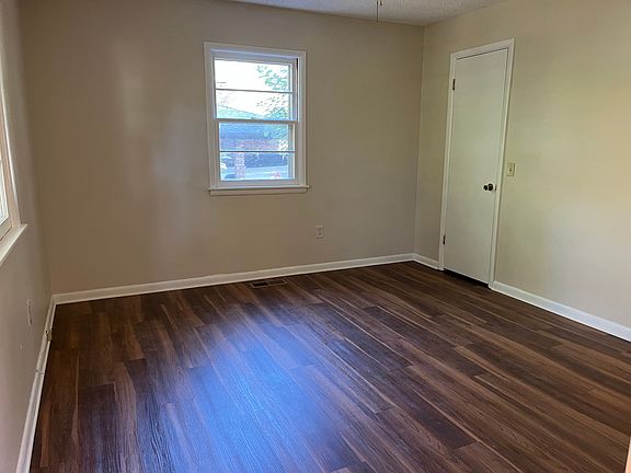 5th image of 406 Morris St