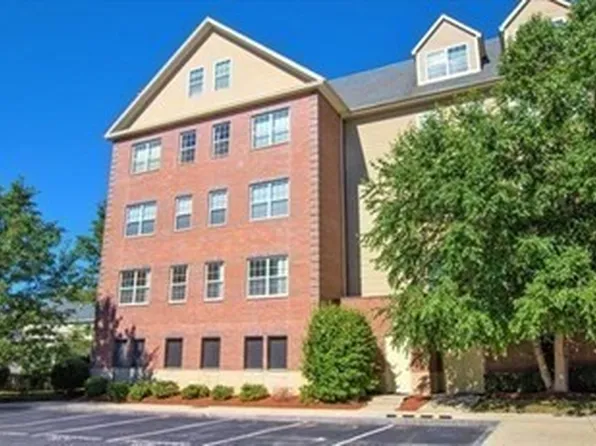 1 Powder Mill Sq #107, Andover, MA 01810