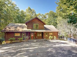 606 Thatta Way, Gatlinburg, TN 37738