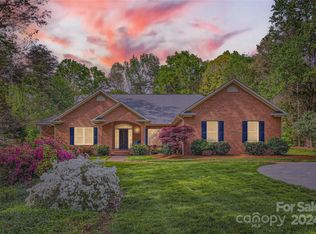 216 Saint Johns Dr, Salisbury, NC 28144