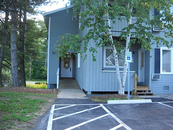 Entrance - no stairs