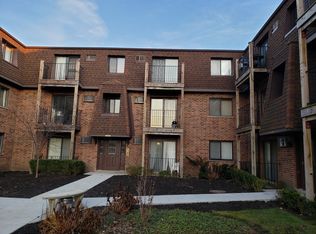 4154 Central Rd APT 2S, Glenview, IL 60025