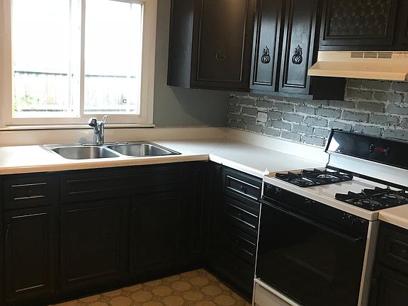 2nd image of 1427 Tinnerella Ave