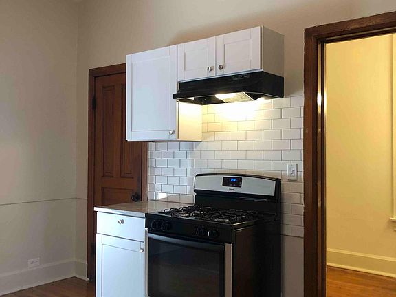 2nd image of 1423 W Superior St #1R