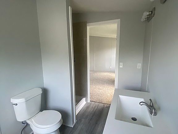 4th image of 4702 Laura Ln
