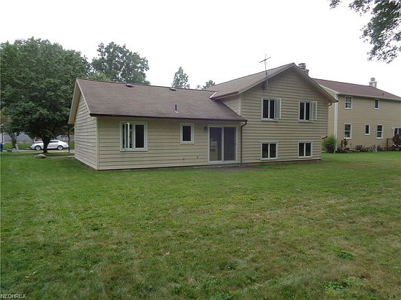 3rd image of 1459 Lexington Dr