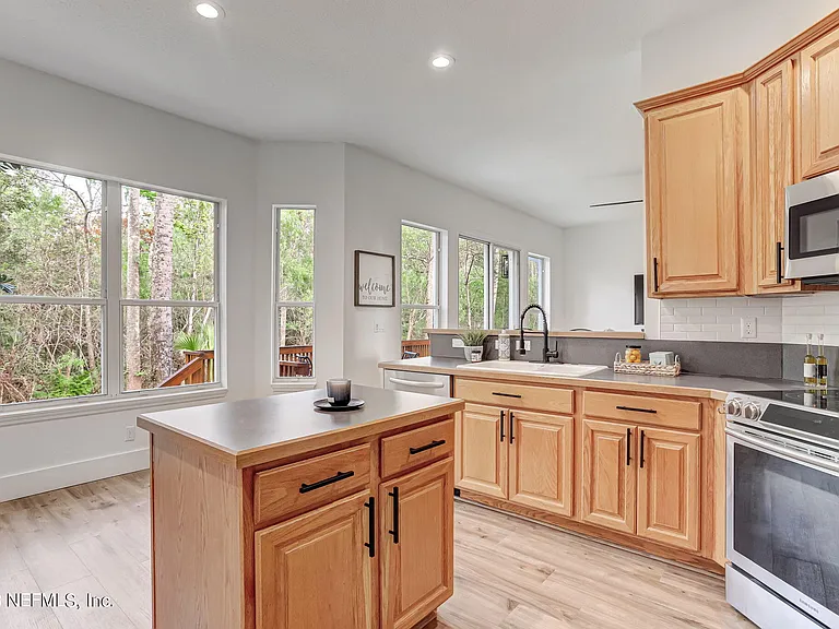 140 Oceans Edge Dr — Photo 22