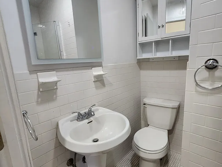 1175 Chapel St #A100 — Photo 14