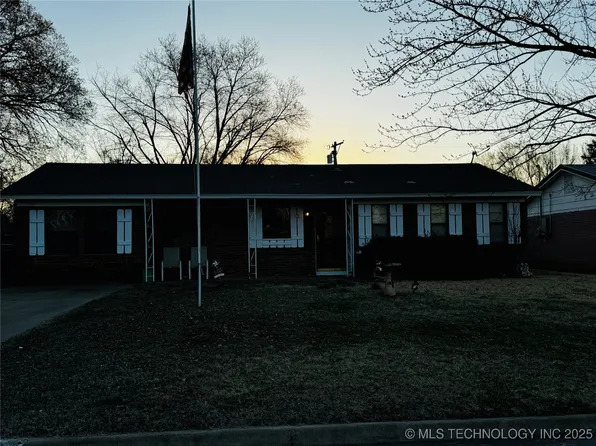 903 N Brady Dr, Hominy, OK 74035
