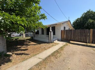 756 S 2nd Ave, Dinuba, CA 93618