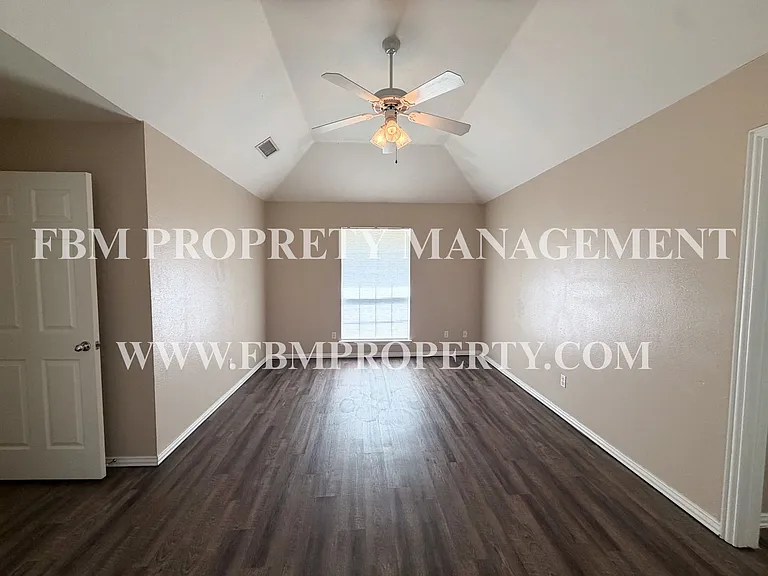 19 Country Club Place - 3 Bedroom, 2 Bathroom Home in Waxahachie, TX! — Photo 14