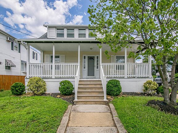 3rd image of 111 Seabreeze Ave