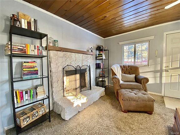 3rd image of 320 Tiger Lily Dr