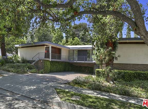3rd image of 1821 La Manzanita St