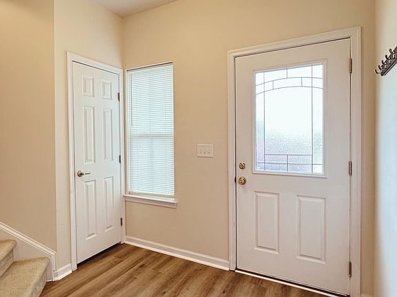 3rd image of 435 Panorama View Loop