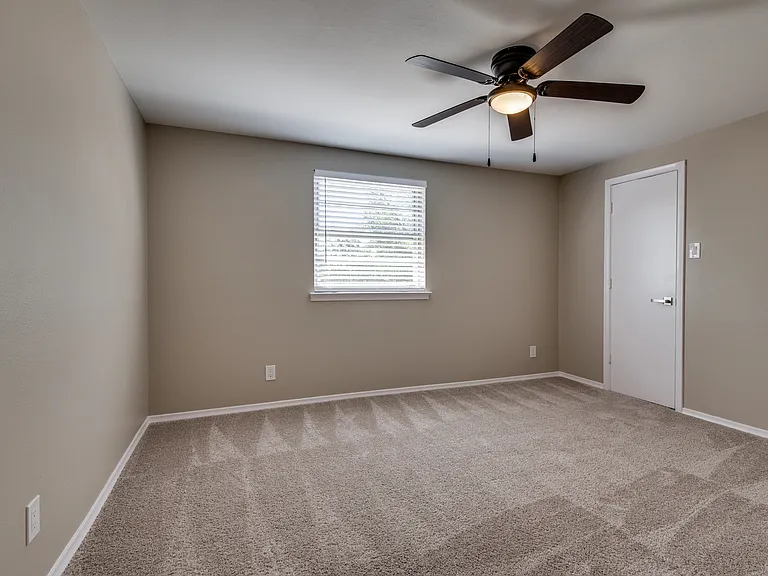 10908 Colbert Way — Photo 16