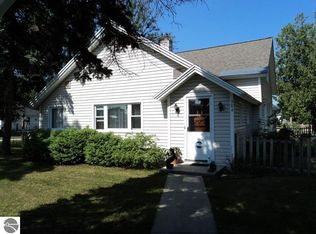 304 S Walnut St, Kalkaska, MI 49646