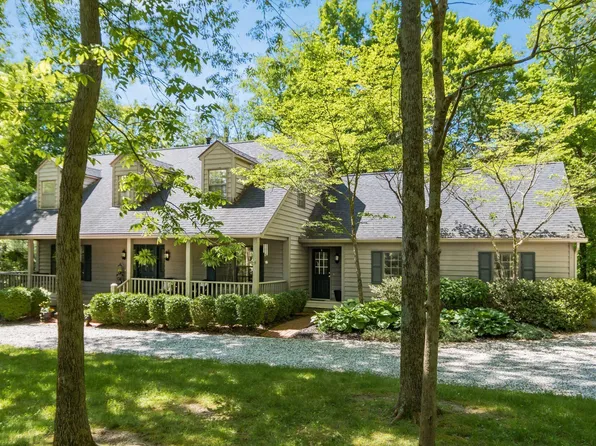 179 Pembroke Ln, Granville, OH 43023