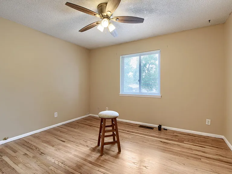 3006 Hudson St — Photo 10