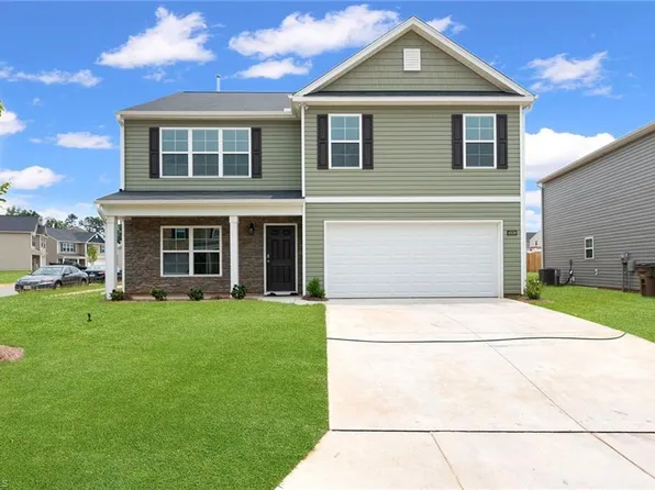 4809 Black Forest Dr, Greensboro, NC 27405