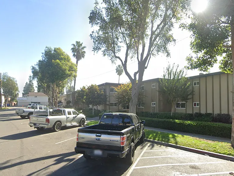 Pearson Gardens — Photo 1
