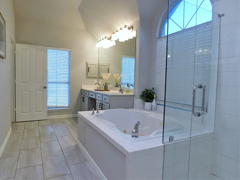 1119 Postwood Dr — Photo 25