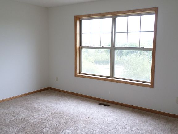 5th image of 24593 Superior Dr