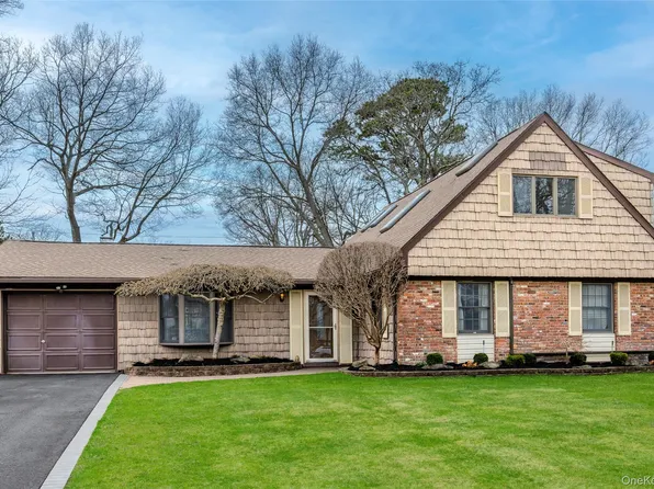 12 Westmoylan Lane, Coram, NY 11727