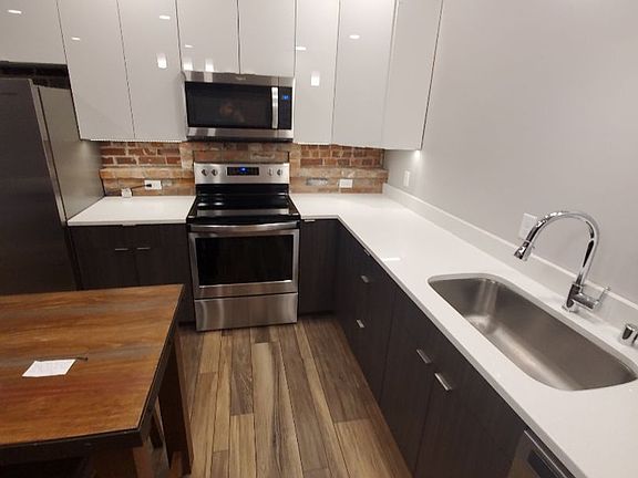 4th image of 1509 E Superior St APT 302