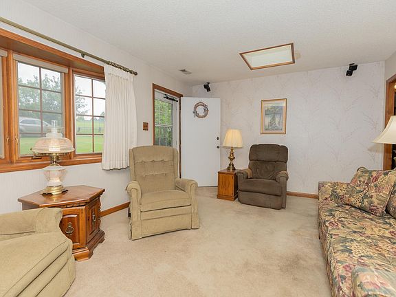 4th image of 3600 Baker Ave