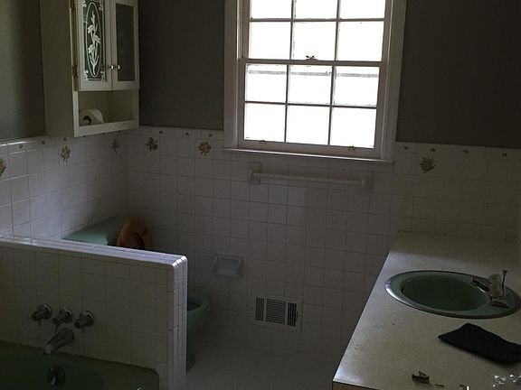 5th image of 101 Lyndee Ln
