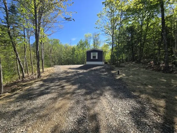 273 5th Rd, Carmel, ME 04419