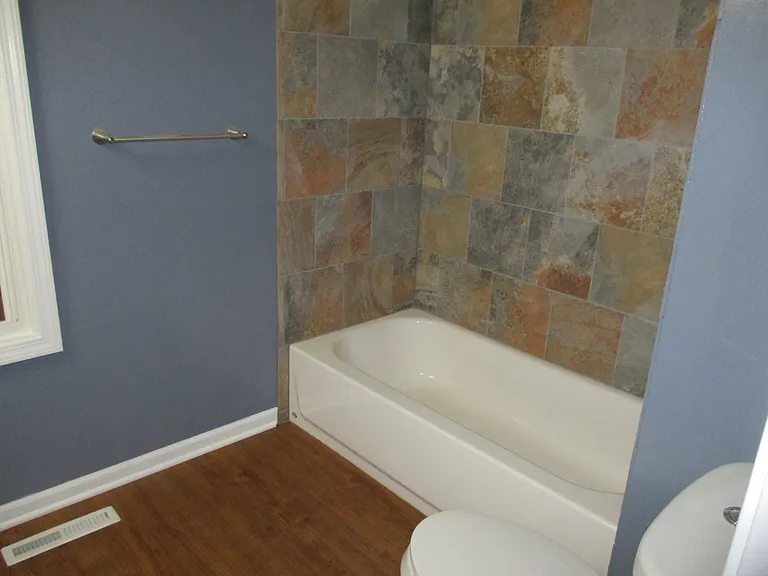 1214 Summit St — Photo 4