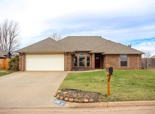 2206 Constitution Ave, Enid, OK 73703