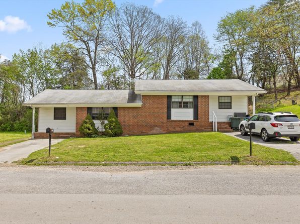 4706 Metro Park Ln, Hixson, TN 37343