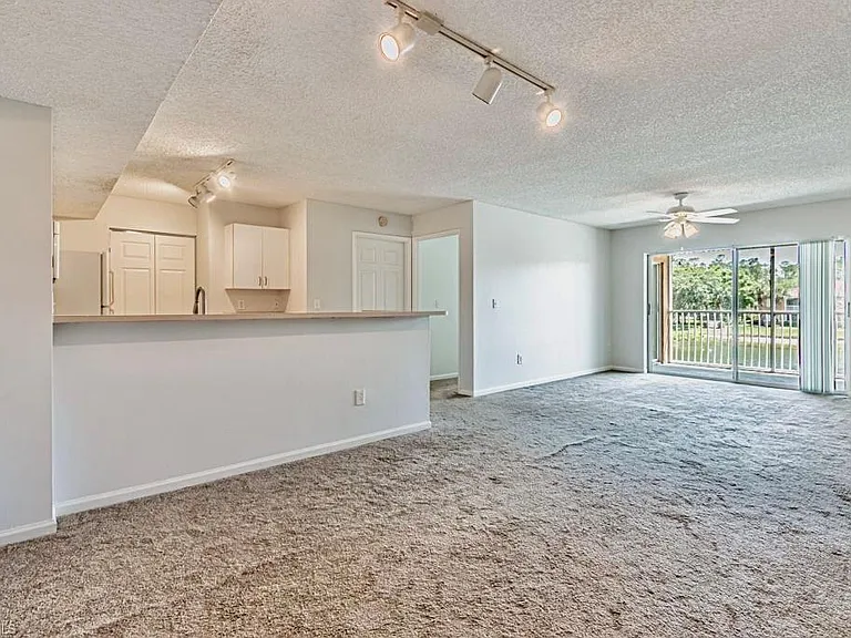 1810 Florida Club Cir #1204 — Photo 4