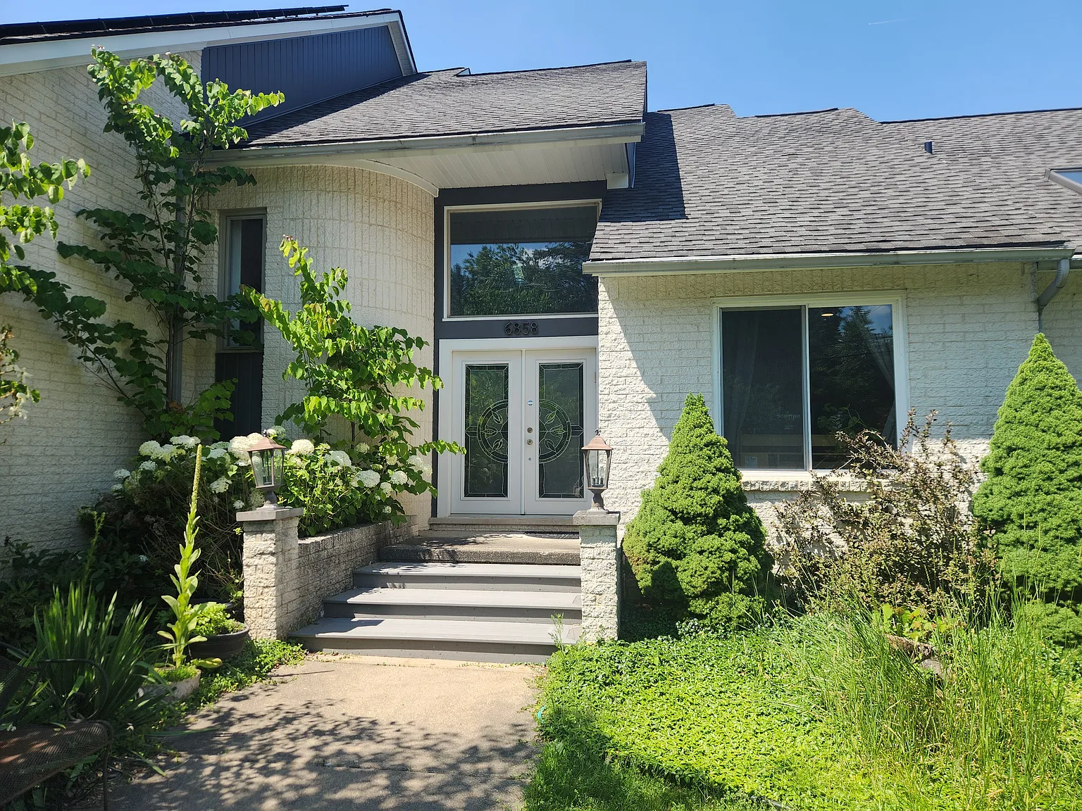 1 bed, 2860 sqft, $1,800 — Photo 1