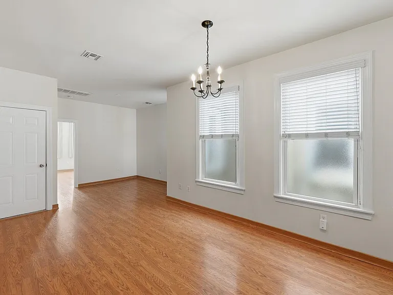 394 Woodlawn Ave #2 — Photo 9