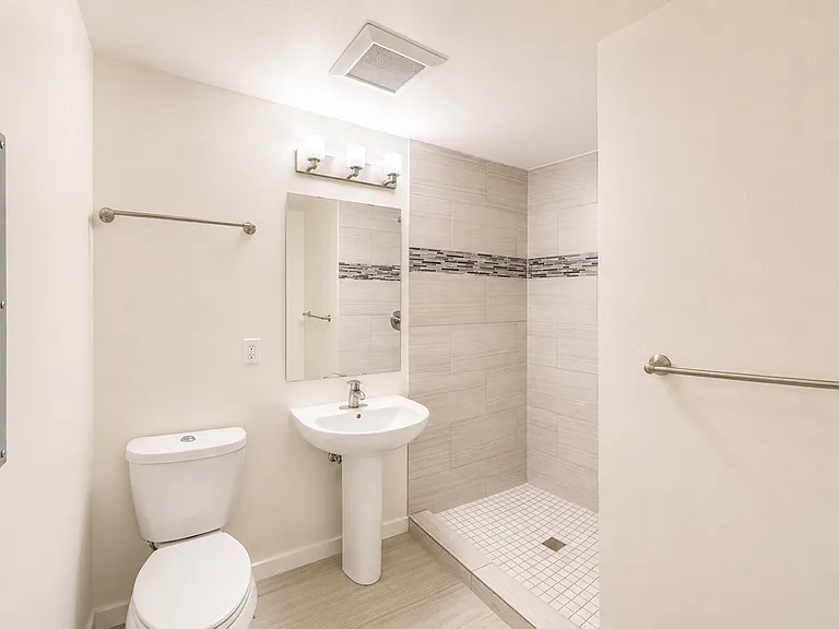 Whiterock Apartments — Photo 22