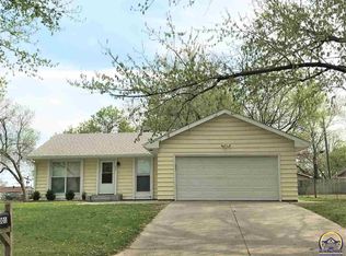 301 NE Spruce Ln, Topeka, KS 66617