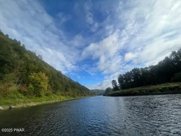 2 Warren Rd, Hancock, NY 13783