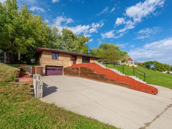 905 4th Ave SE, Waseca, MN 56093