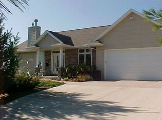 N2839 Hillcrest Dr, Hortonville, WI 54944