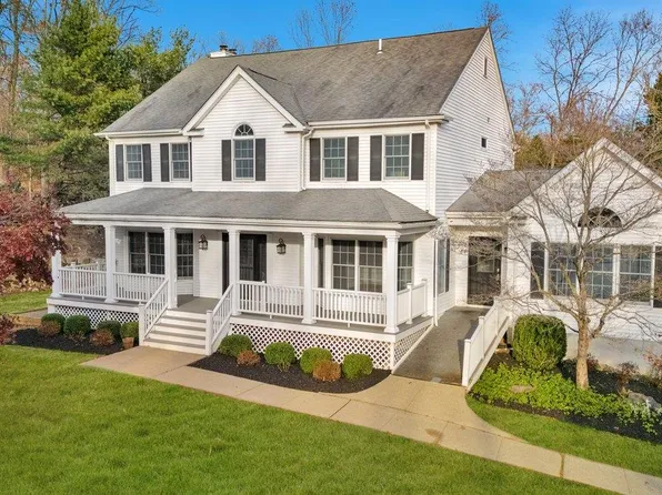 9 Veronica Court, Cortlandt Manor, NY 10567